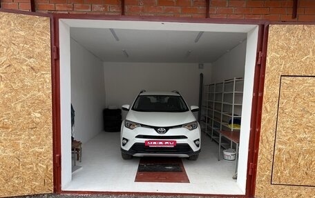 Toyota RAV4, 2017 год, 2 600 000 рублей, 18 фотография