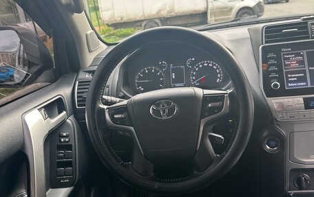 Toyota Land Cruiser Prado 150 рестайлинг 2, 2020 год, 5 450 000 рублей, 6 фотография