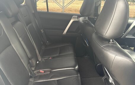 Toyota Land Cruiser Prado 150 рестайлинг 2, 2020 год, 5 450 000 рублей, 7 фотография