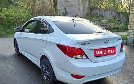 Hyundai Solaris II рестайлинг, 2011 год, 685 000 рублей, 2 фотография