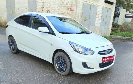 Hyundai Solaris II рестайлинг, 2011 год, 685 000 рублей, 3 фотография