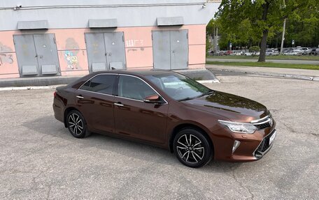 Toyota Camry, 2017 год, 2 350 000 рублей, 11 фотография