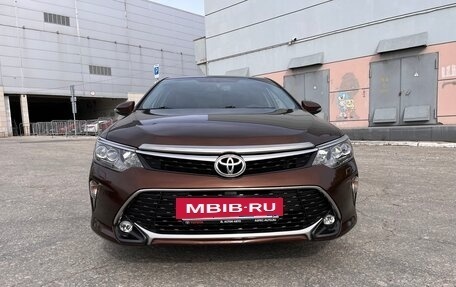 Toyota Camry, 2017 год, 2 350 000 рублей, 7 фотография