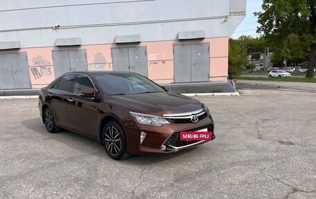 Toyota Camry, 2017 год, 2 350 000 рублей, 9 фотография