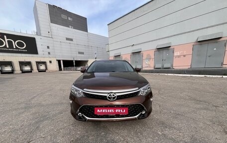 Toyota Camry, 2017 год, 2 350 000 рублей, 2 фотография