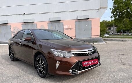 Toyota Camry, 2017 год, 2 350 000 рублей, 8 фотография