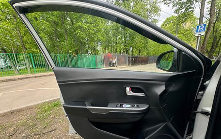 KIA Rio III рестайлинг, 2016 год, 900 000 рублей, 10 фотография