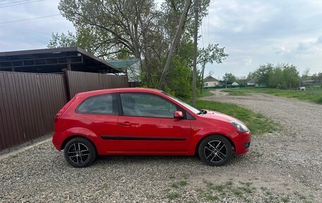 Ford Fiesta, 2006 год, 460 000 рублей, 2 фотография