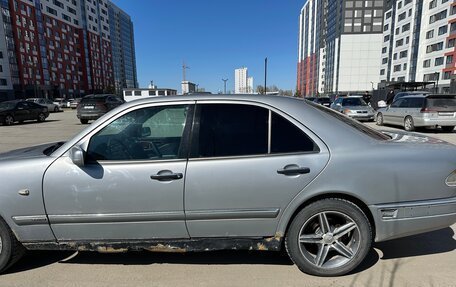 Mercedes-Benz E-Класс, 1997 год, 300 000 рублей, 4 фотография