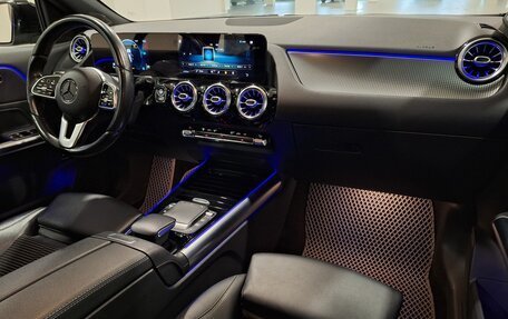 Mercedes-Benz GLA, 2020 год, 2 800 000 рублей, 14 фотография