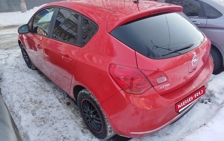 Opel Astra J, 2013 год, 675 000 рублей, 2 фотография