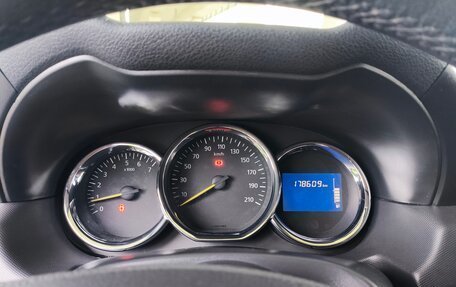 Renault Duster I рестайлинг, 2017 год, 1 390 000 рублей, 4 фотография