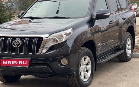 Toyota Land Cruiser Prado 150 рестайлинг 2, 2014 год, 3 000 000 рублей, 3 фотография