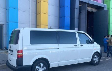 Volkswagen Transporter T5 рестайлинг, 2005 год, 1 495 000 рублей, 4 фотография