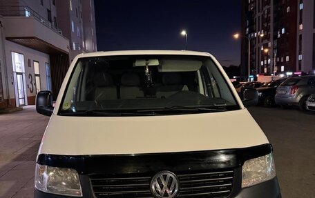 Volkswagen Transporter T5 рестайлинг, 2005 год, 1 495 000 рублей, 12 фотография