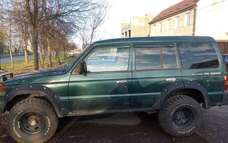 Mitsubishi Pajero III рестайлинг, 1993 год, 900 000 рублей, 2 фотография
