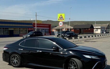 Toyota Camry, 2018 год, 2 660 000 рублей, 2 фотография