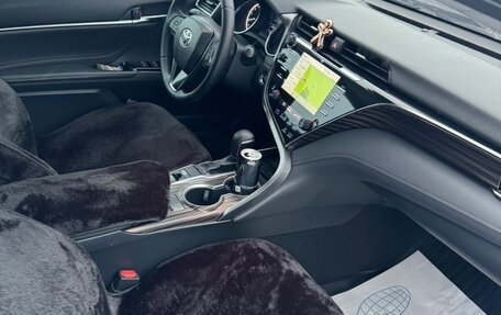 Toyota Camry, 2018 год, 2 660 000 рублей, 10 фотография