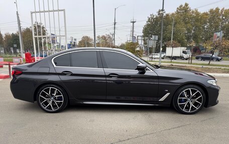 BMW 5 серия, 2022 год, 5 750 000 рублей, 4 фотография