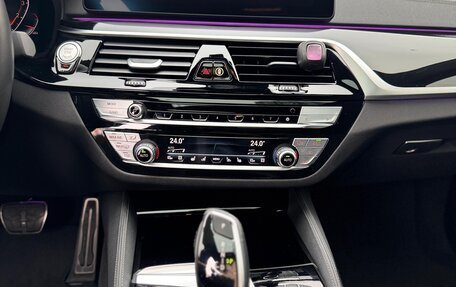 BMW 5 серия, 2022 год, 5 750 000 рублей, 11 фотография