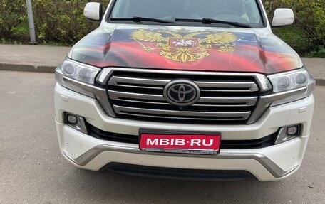 Toyota Land Cruiser 200, 2016 год, 7 100 000 рублей, 1 фотография
