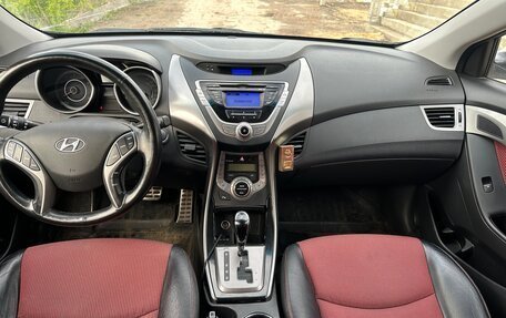 Hyundai Elantra V, 2012 год, 760 000 рублей, 2 фотография