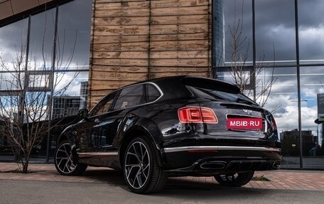 Bentley Bentayga I, 2016 год, 12 000 000 рублей, 9 фотография