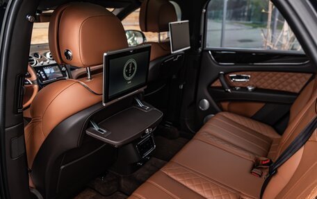 Bentley Bentayga I, 2016 год, 12 000 000 рублей, 20 фотография