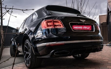 Bentley Bentayga I, 2016 год, 12 000 000 рублей, 8 фотография