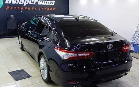 Toyota Camry, 2018 год, 3 200 000 рублей, 2 фотография