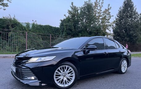 Toyota Camry, 2018 год, 3 200 000 рублей, 21 фотография