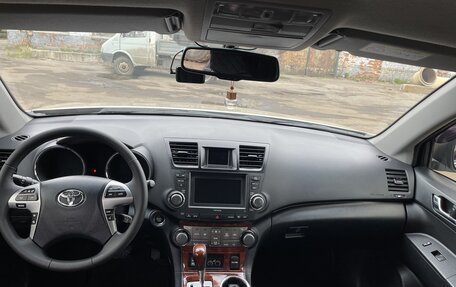 Toyota Highlander III, 2013 год, 2 050 000 рублей, 6 фотография