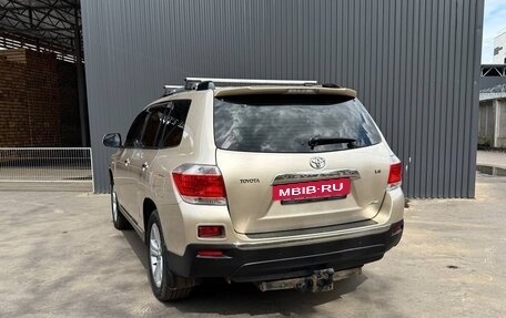 Toyota Highlander III, 2013 год, 2 050 000 рублей, 4 фотография