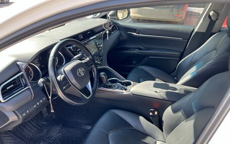 Toyota Camry, 2019 год, 3 030 000 рублей, 7 фотография