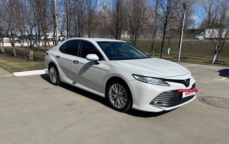 Toyota Camry, 2019 год, 3 030 000 рублей, 4 фотография