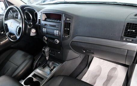Mitsubishi Pajero IV, 2014 год, 2 599 000 рублей, 21 фотография