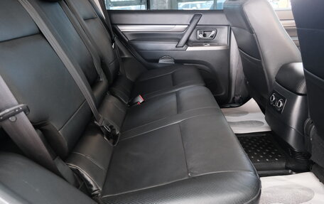 Mitsubishi Pajero IV, 2014 год, 2 599 000 рублей, 25 фотография