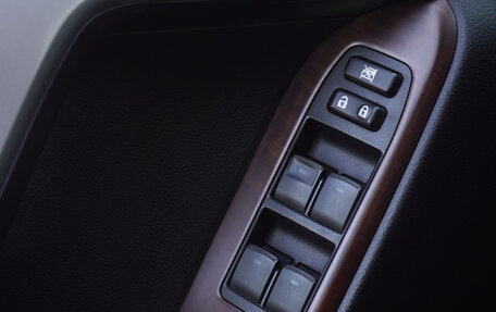 Toyota Land Cruiser Prado 150 рестайлинг 2, 2015 год, 3 616 000 рублей, 19 фотография