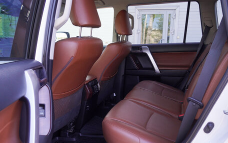 Toyota Land Cruiser Prado 150 рестайлинг 2, 2015 год, 3 616 000 рублей, 27 фотография