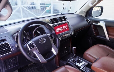 Toyota Land Cruiser Prado 150 рестайлинг 2, 2015 год, 3 616 000 рублей, 10 фотография