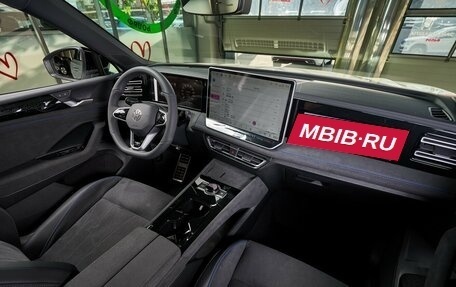Volkswagen Tiguan, 2024 год, 5 850 000 рублей, 14 фотография