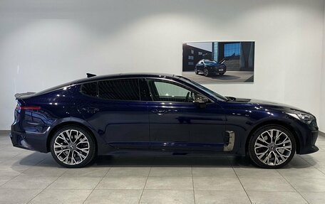 KIA Stinger I, 2018 год, 1 999 000 рублей, 4 фотография