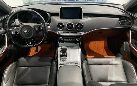 KIA Stinger I, 2018 год, 1 999 000 рублей, 10 фотография