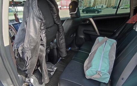 Toyota RAV4, 2015 год, 2 200 000 рублей, 7 фотография