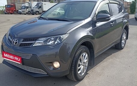 Toyota RAV4, 2015 год, 2 200 000 рублей, 4 фотография