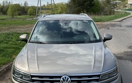 Volkswagen Tiguan II, 2018 год, 2 560 000 рублей, 5 фотография