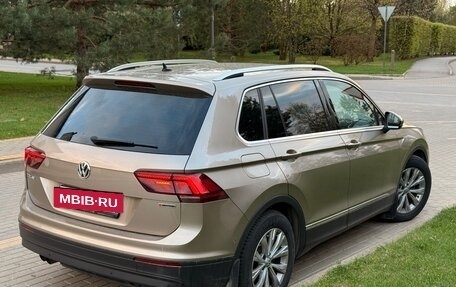 Volkswagen Tiguan II, 2018 год, 2 560 000 рублей, 3 фотография