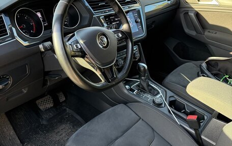 Volkswagen Tiguan II, 2018 год, 2 560 000 рублей, 13 фотография