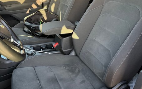 Volkswagen Tiguan II, 2018 год, 2 560 000 рублей, 14 фотография