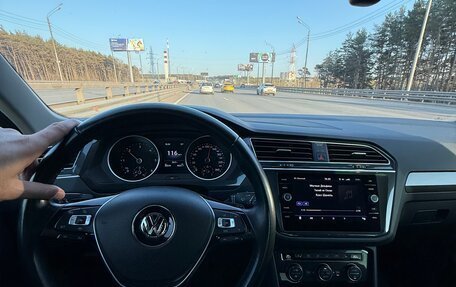 Volkswagen Tiguan II, 2018 год, 2 560 000 рублей, 17 фотография